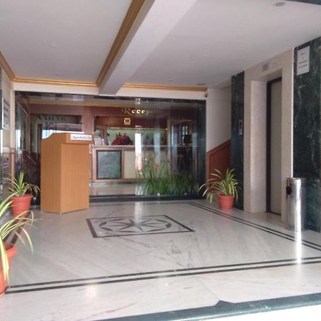 Hotel Nahar Manchester Inn Коимбаторе Екстериор снимка