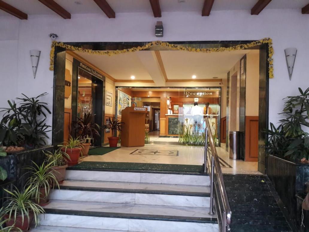 Hotel Nahar Manchester Inn Коимбаторе Екстериор снимка